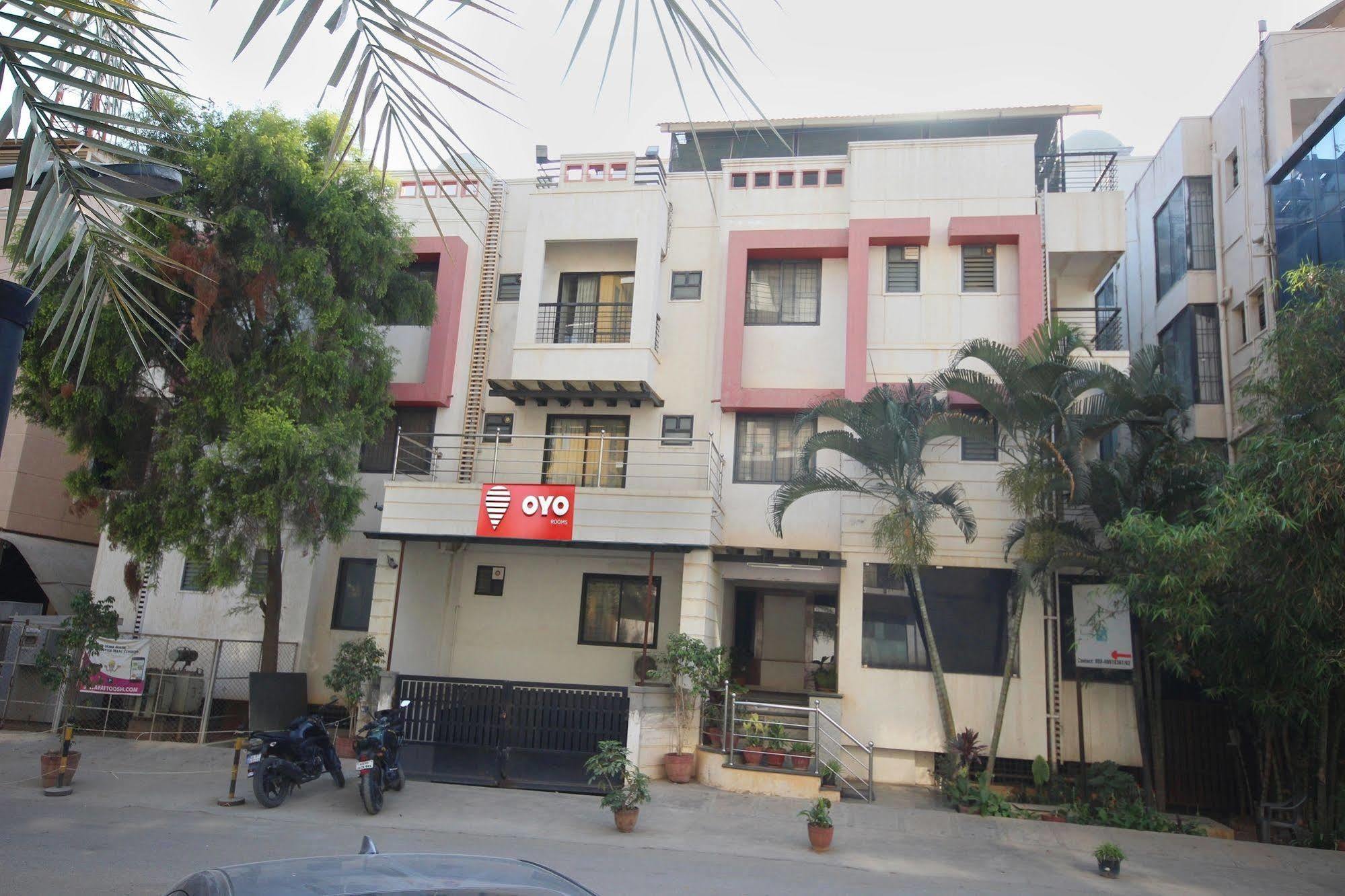Oyo 5934 Lokaz Hotel Bangalore Exterior photo