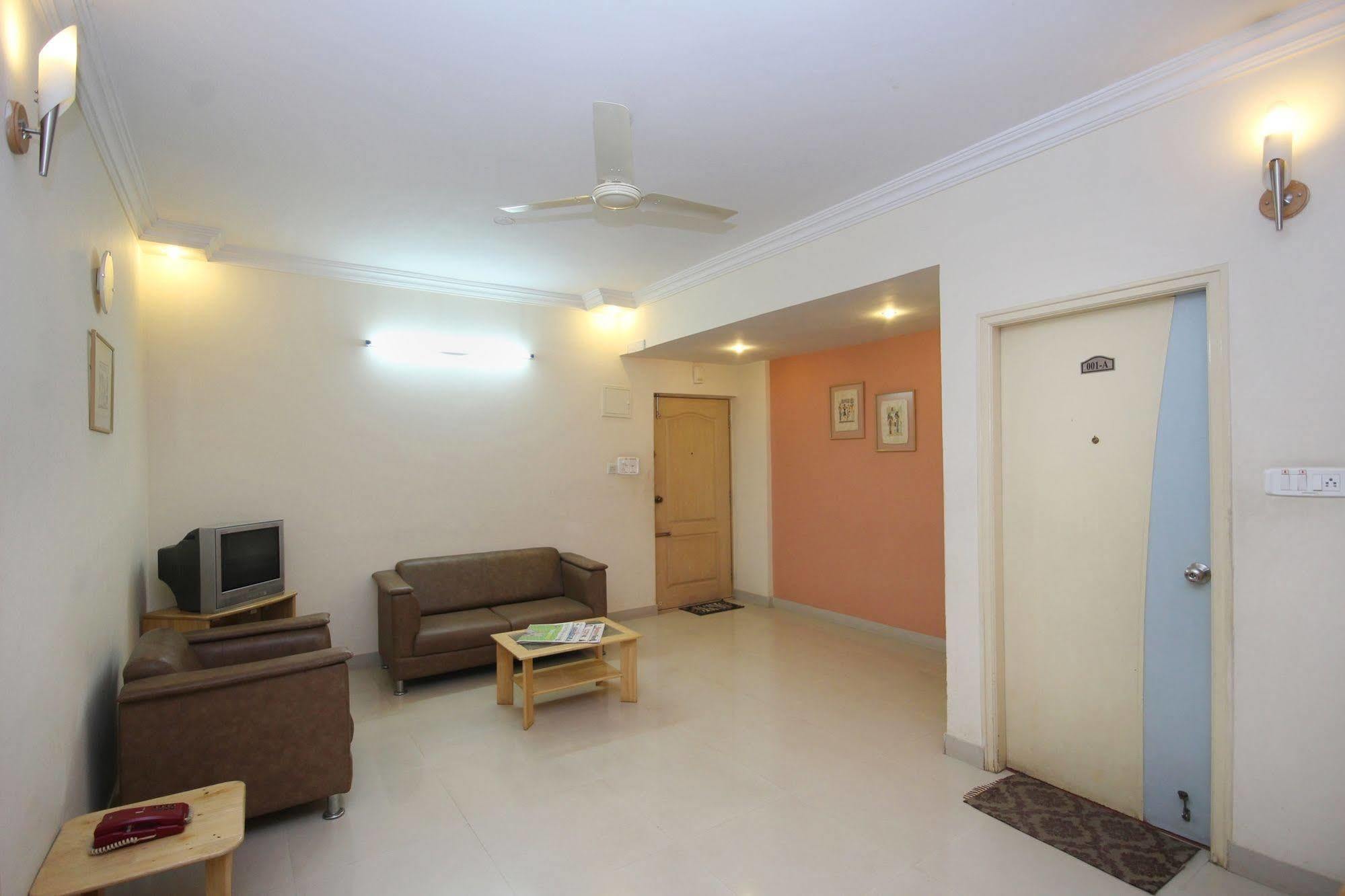 Oyo 5934 Lokaz Hotel Bangalore Exterior photo