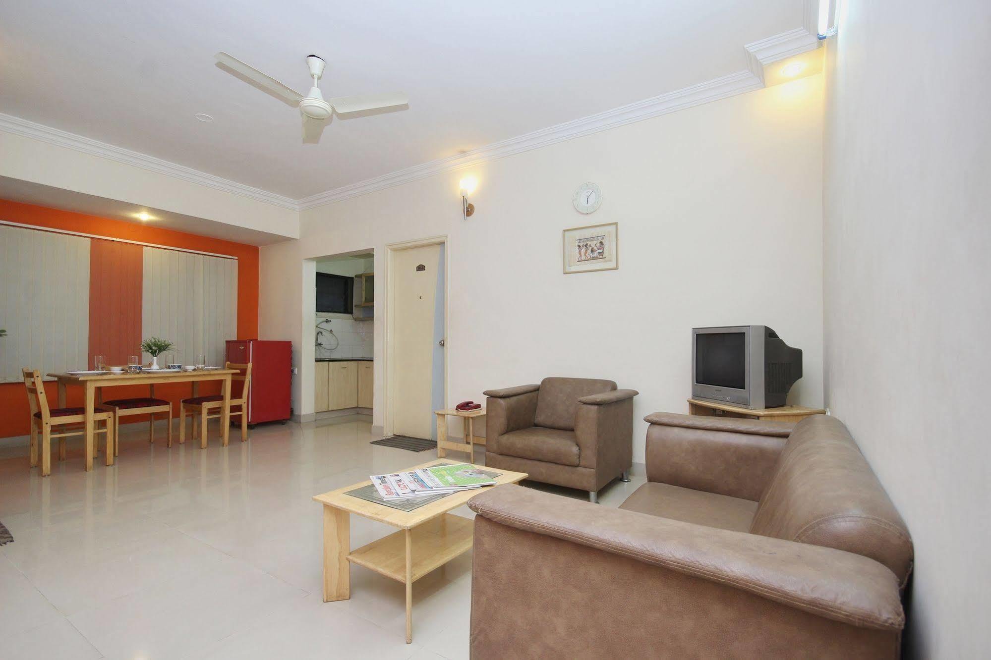 Oyo 5934 Lokaz Hotel Bangalore Exterior photo