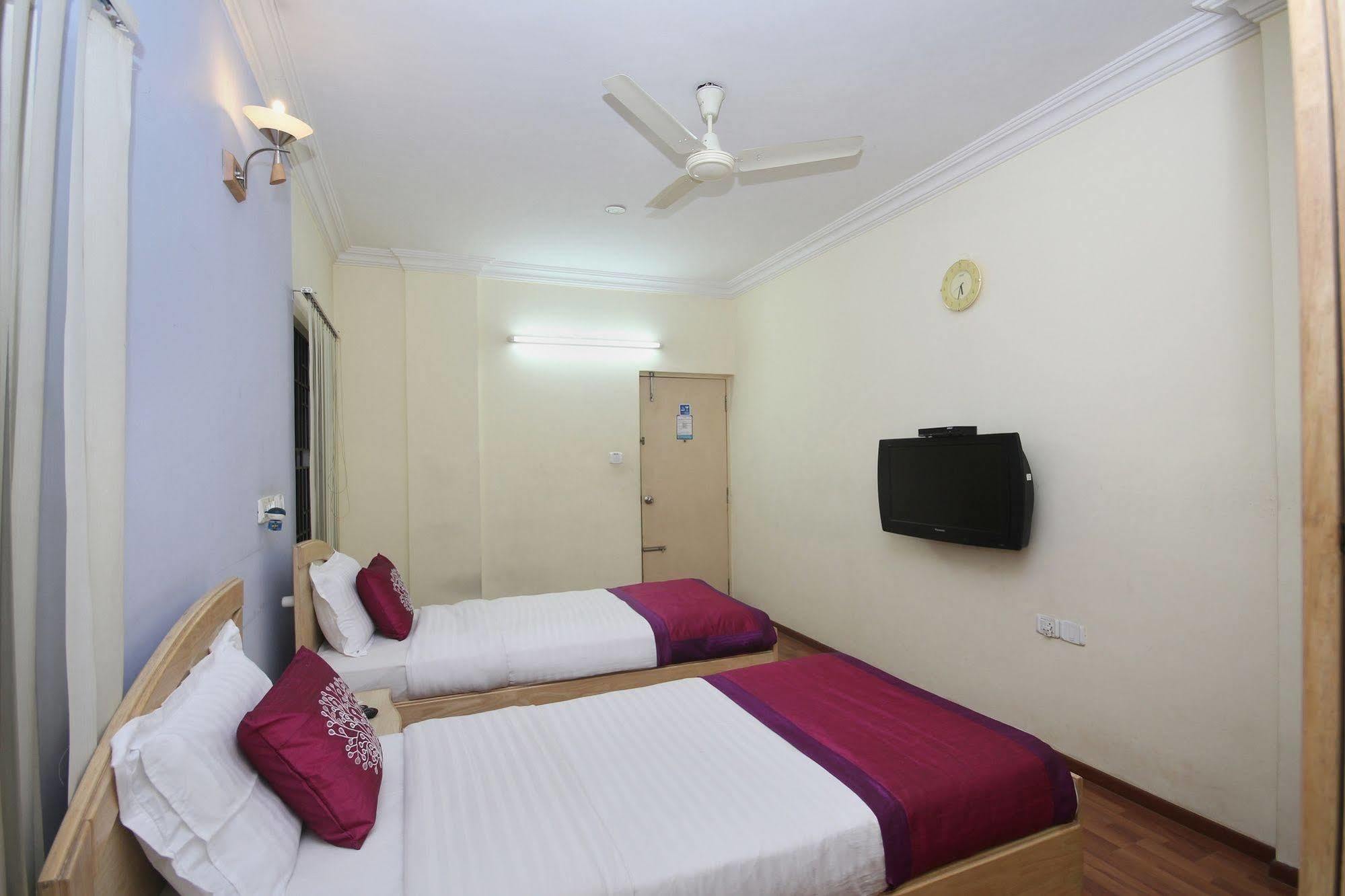 Oyo 5934 Lokaz Hotel Bangalore Exterior photo